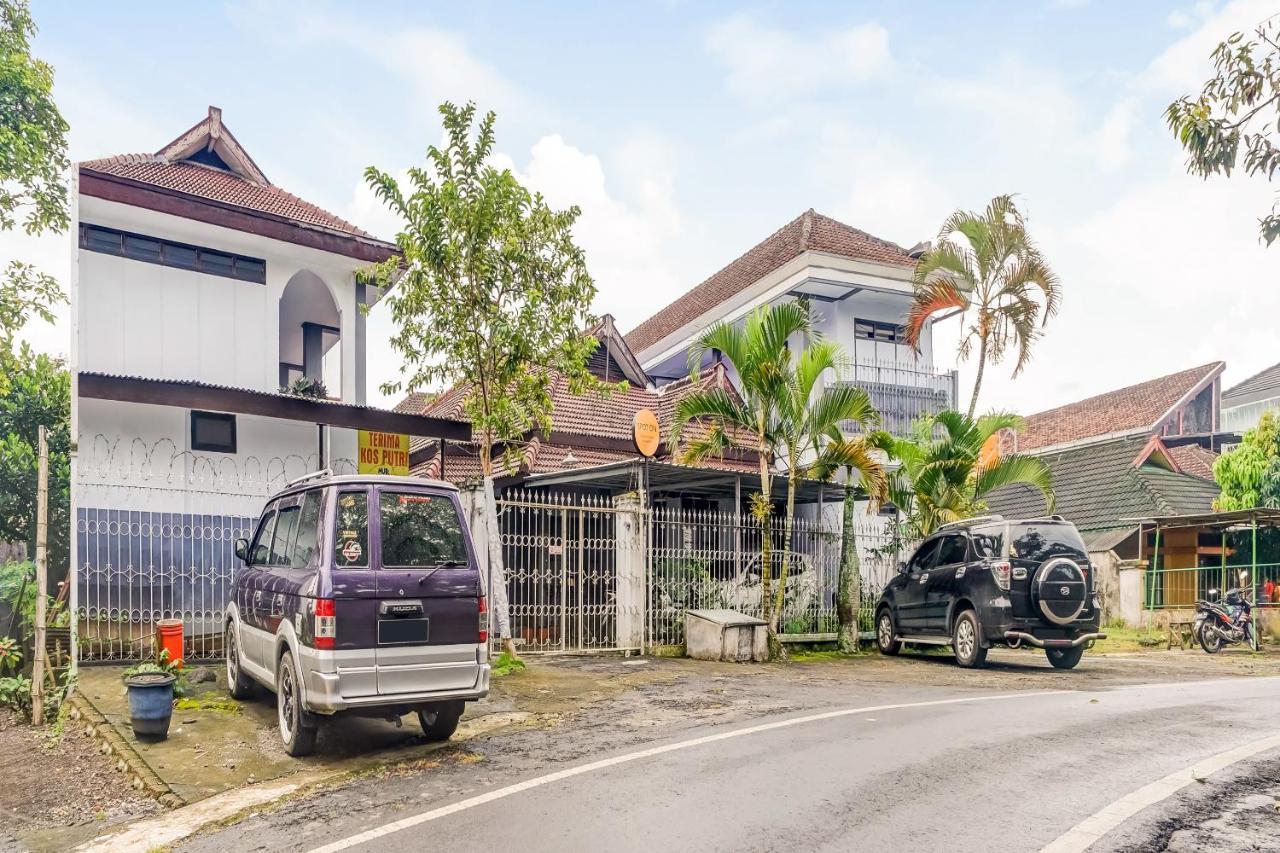 Spot On 90797 Sukun Syariah Homestay Маланг Екстериор снимка