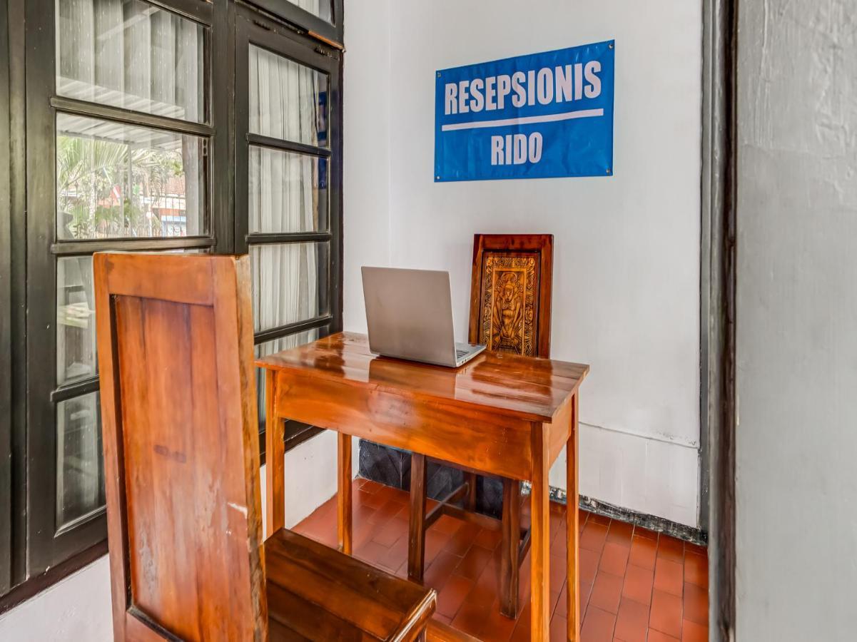 Spot On 90797 Sukun Syariah Homestay Маланг Екстериор снимка