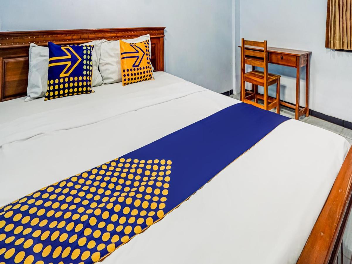 Spot On 90797 Sukun Syariah Homestay Маланг Екстериор снимка